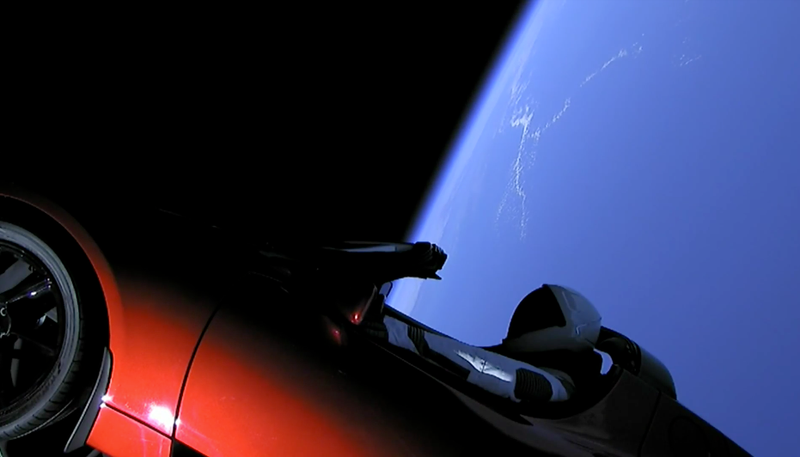 El Tesla Roadster en el espacio.
